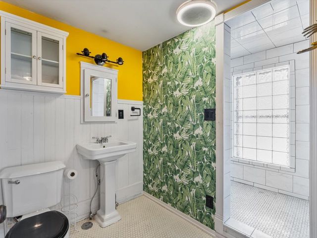 825 E Central Park Avenue, Davenport, IA 52803