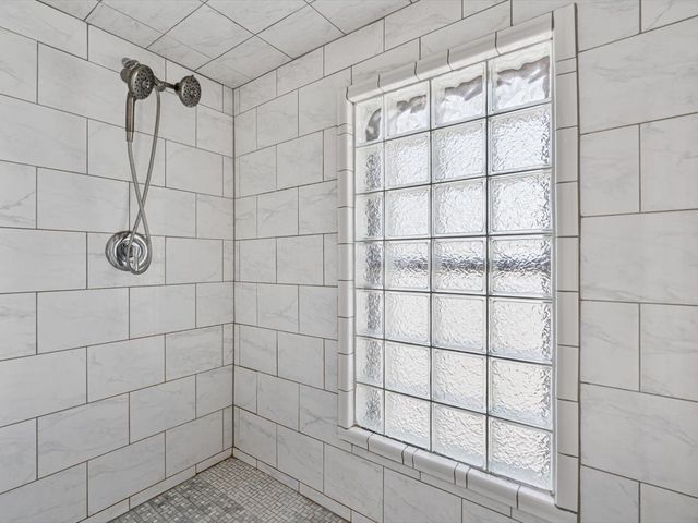 825 E Central Park Avenue, Davenport, IA 52803