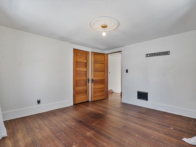 825 E Central Park Avenue, Davenport, IA 52803