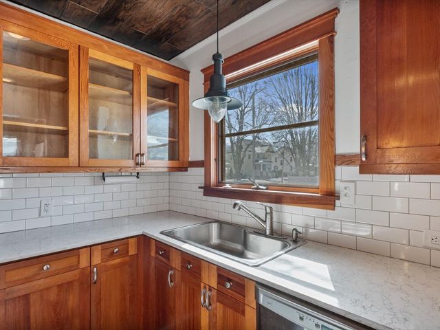 825 E Central Park Avenue, Davenport, IA 52803