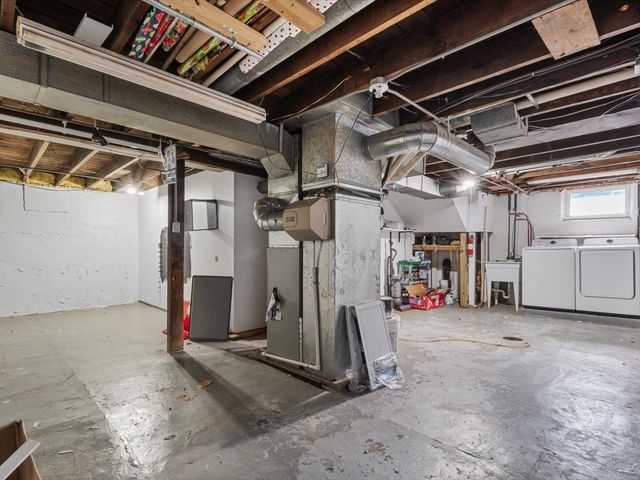 825 E Central Park Avenue, Davenport, IA 52803