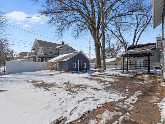 825 E Central Park Avenue, Davenport, IA 52803