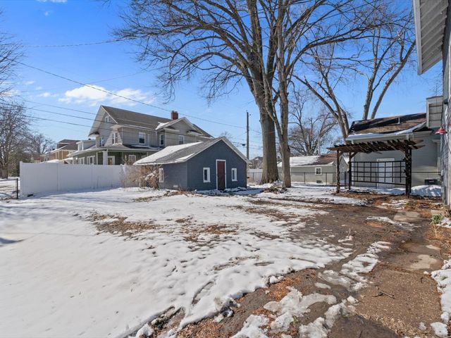 825 E Central Park Avenue, Davenport, IA 52803