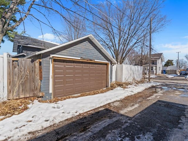 825 E Central Park Avenue, Davenport, IA 52803