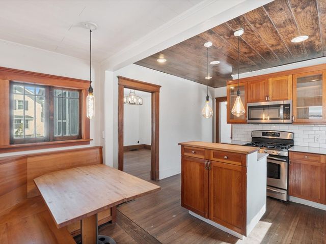 825 E Central Park Avenue, Davenport, IA 52803