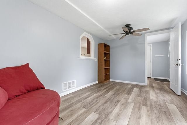 1202 SILVER Lane, Carter Lake, IA 51510
