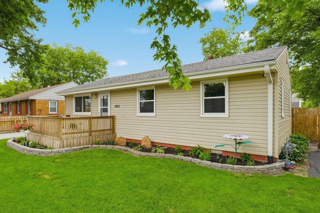 1202 SILVER Lane, Carter Lake, IA 51510