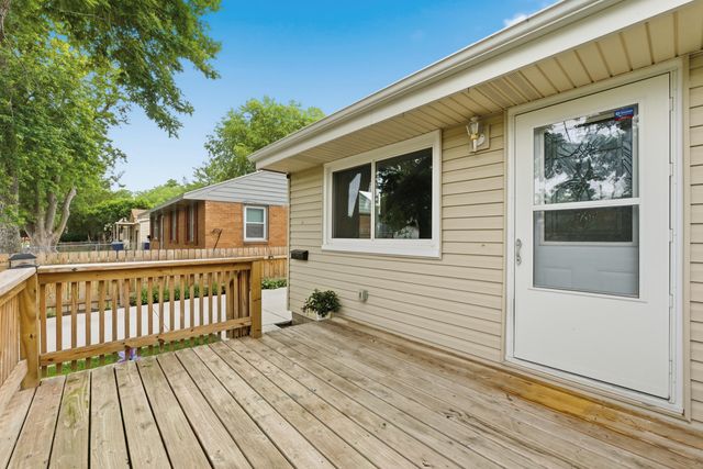1202 SILVER Lane, Carter Lake, IA 51510