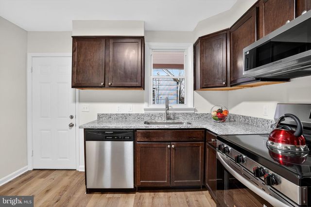 318 HOLY CROSS RD, Baltimore, MD 21225