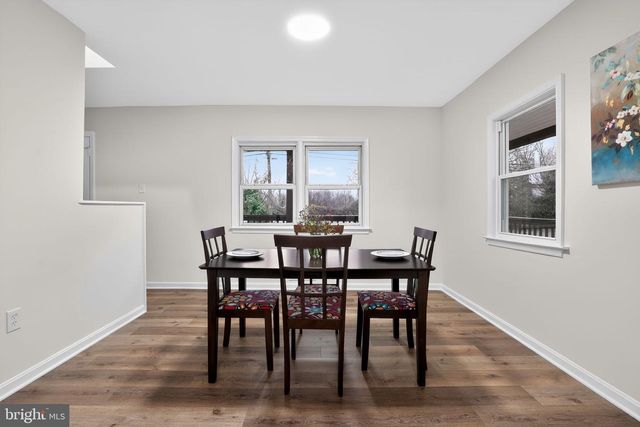 318 HOLY CROSS RD, Baltimore, MD 21225