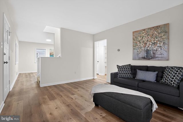 318 HOLY CROSS RD, Baltimore, MD 21225