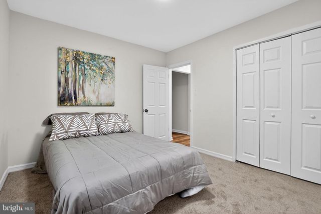 318 HOLY CROSS RD, Baltimore, MD 21225