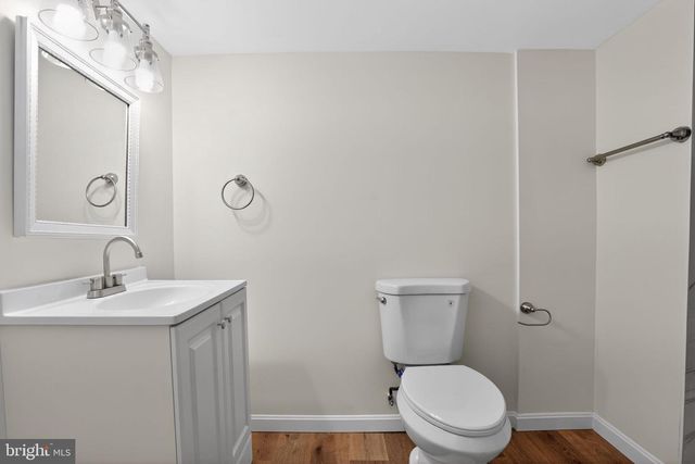 318 HOLY CROSS RD, Baltimore, MD 21225