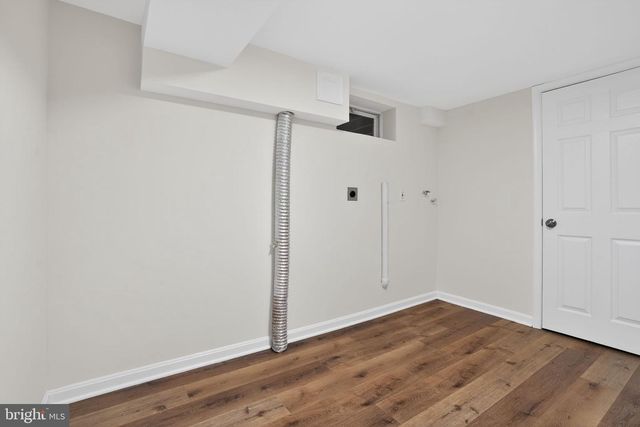 318 HOLY CROSS RD, Baltimore, MD 21225