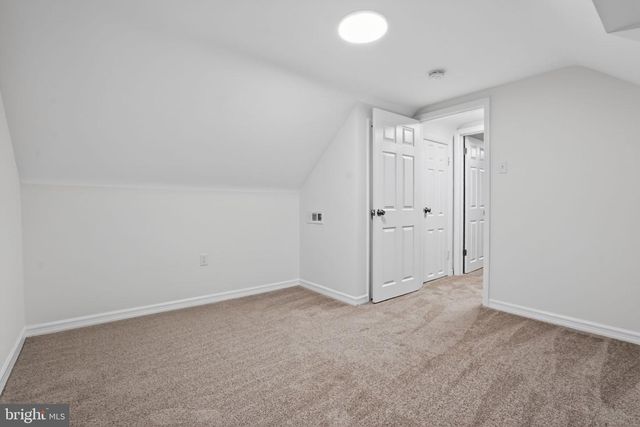 318 HOLY CROSS RD, Baltimore, MD 21225