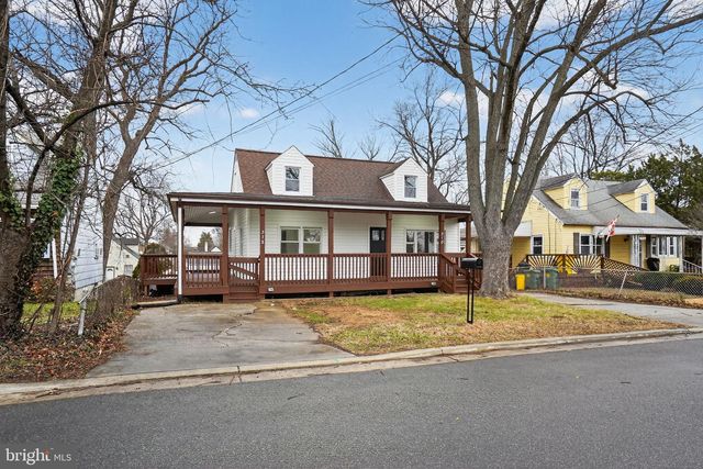 318 HOLY CROSS RD, Baltimore, MD 21225