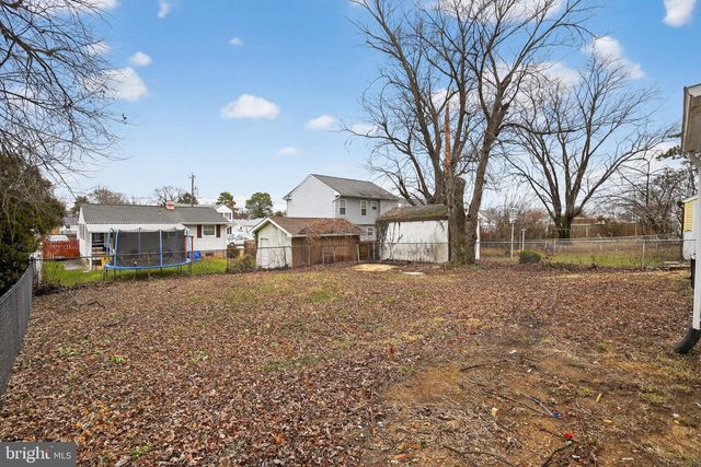 318 HOLY CROSS RD, Baltimore, MD 21225