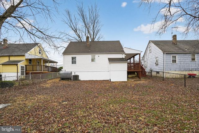 318 HOLY CROSS RD, Baltimore, MD 21225