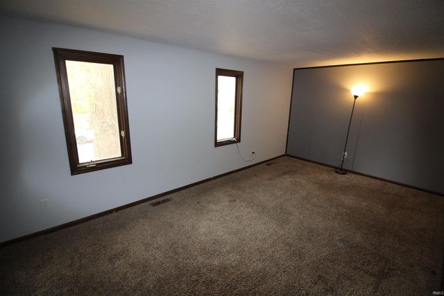 2712 Rolling Meadows Lane, New Haven, IN 46774