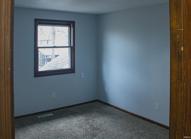 2712 Rolling Meadows Lane, New Haven, IN 46774