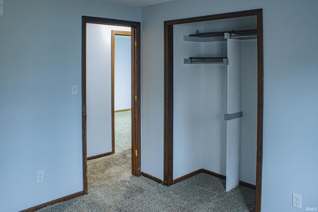 2712 Rolling Meadows Lane, New Haven, IN 46774