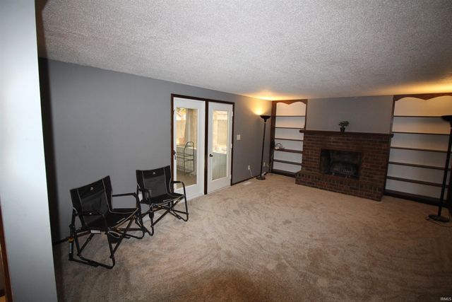 2712 Rolling Meadows Lane, New Haven, IN 46774