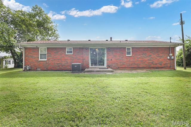 102 Toni Court, Collinsville, IL 62234