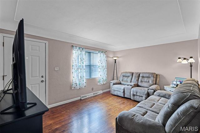 102 Toni Court, Collinsville, IL 62234