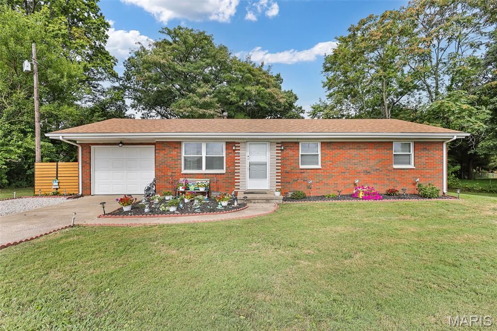 102 Toni Court, Collinsville, IL 62234