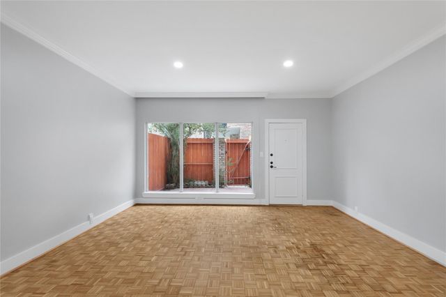 7929 Woodway Drive 4, Houston, TX 77063