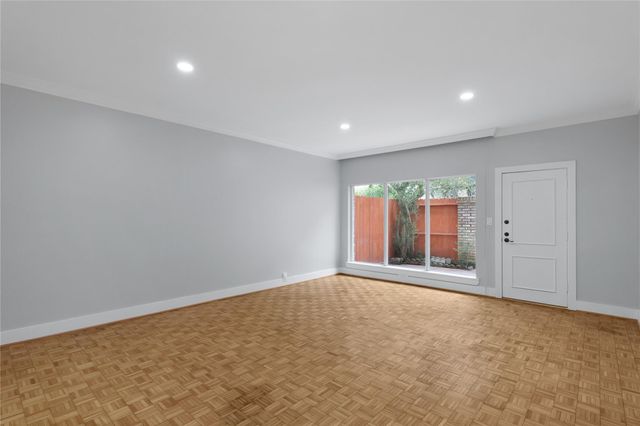 7929 Woodway Drive 4, Houston, TX 77063