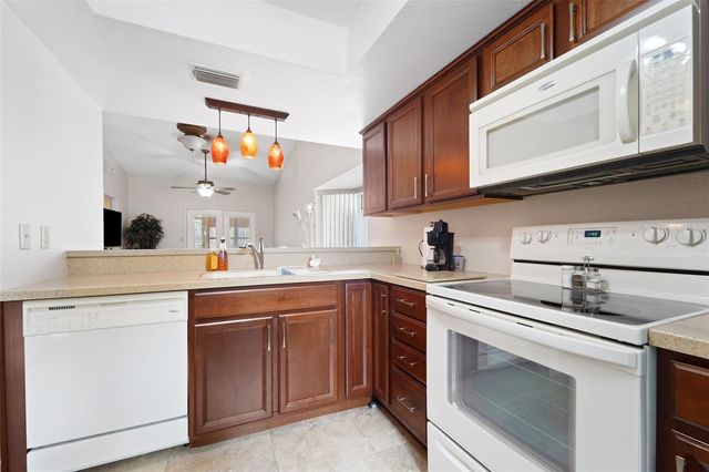 11511 113TH STREET 21D, Largo, FL 33778