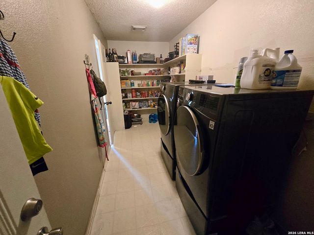 419 Clover, San Antonio, TX 78245