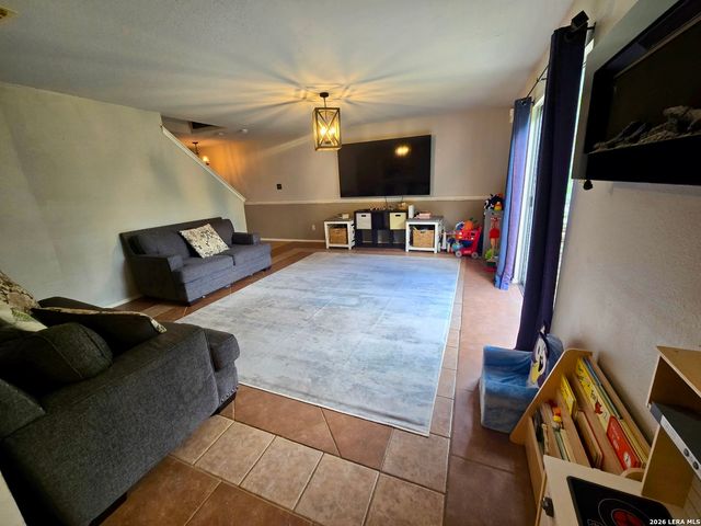 419 Clover, San Antonio, TX 78245