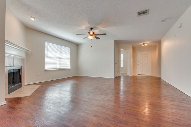 10720 Irish Glen Trail, Fort Worth, TX 76052