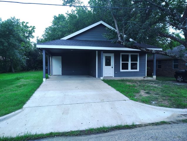 1115 Charlies Street, Commerce, TX 75428