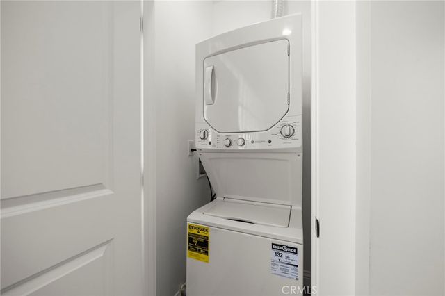 1822 E 2nd 11, Long Beach, CA 90802