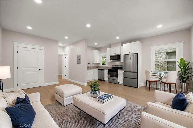 1822 E 2nd 11, Long Beach, CA 90802