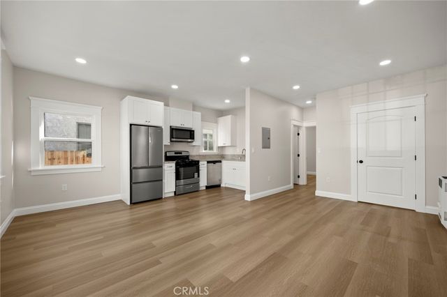 1822 E 2nd 11, Long Beach, CA 90802