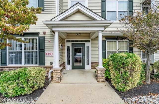 211 Mill Pond Way 25, Eatontown, NJ 07724