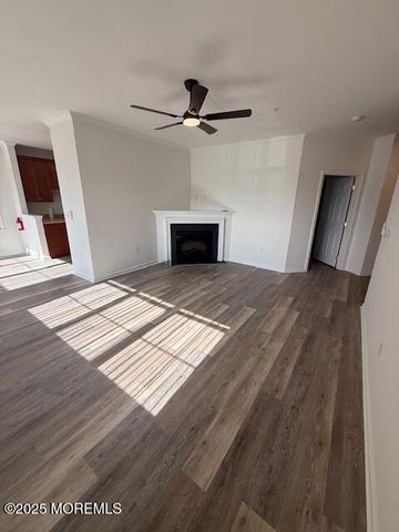 211 Mill Pond Way 25, Eatontown, NJ 07724