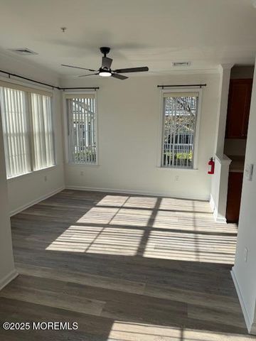 211 Mill Pond Way 25, Eatontown, NJ 07724