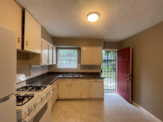 5314 Dewberry Street, Houston, TX 77021