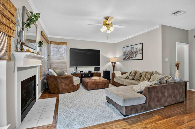 123 Pallins Way, League City, TX 77573
