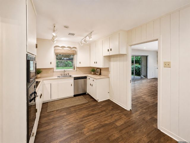 3147 Torrance Dr, Baton Rouge, LA 70809