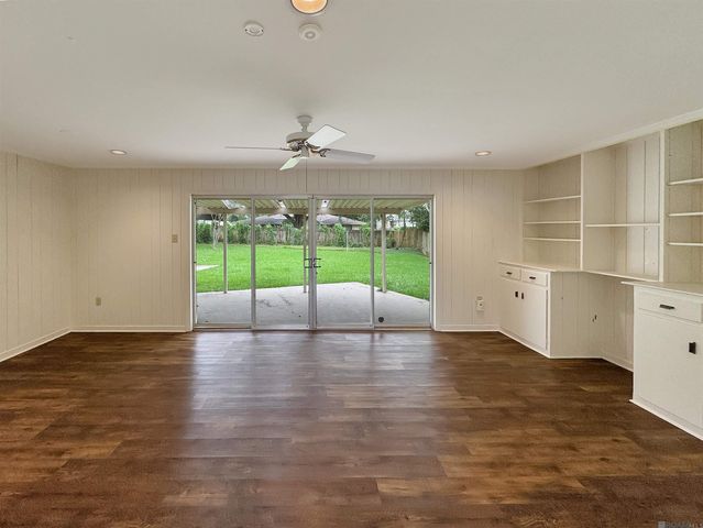 3147 Torrance Dr, Baton Rouge, LA 70809