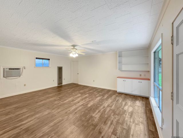 3147 Torrance Dr, Baton Rouge, LA 70809