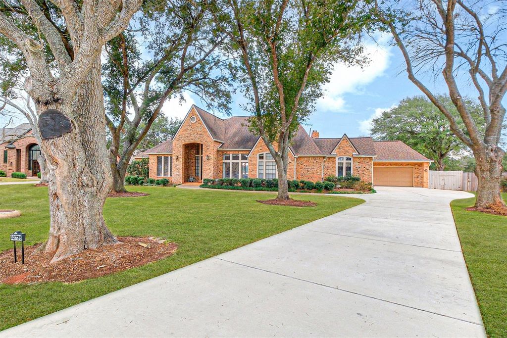 32726 Weybridge Street, Fulshear, TX 77441