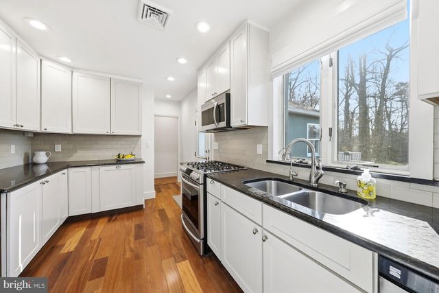 862 CENTRAL AVE, Hammonton, NJ 08037