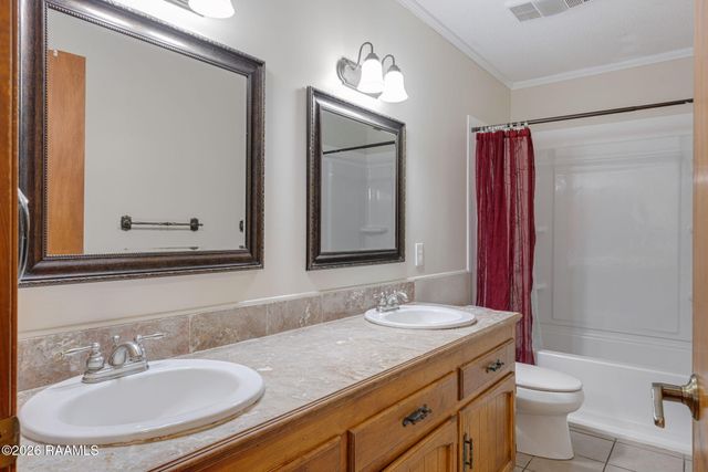 204 Larchwood Drive, Lafayette, LA 70503